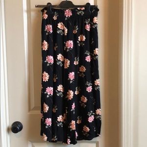American Eagle Floral wise Leg Crop